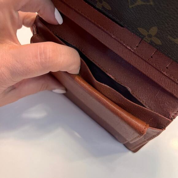 Louis Vuitton Women's Brown Monogram Portefeuille Sarah Bi-fold Wallet - Picture 6 of 11